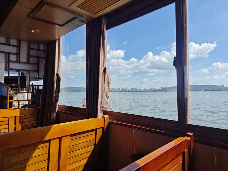 黄鹤楼，长江大桥和东湖